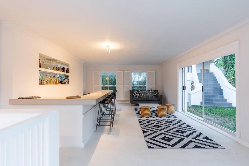 5 Bedroom Property for Sale in Constantia Western Cape